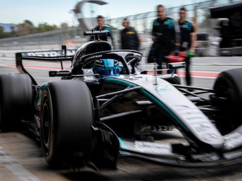 Der Mercedes-AMG F1 W17 E PERFORMANCE in der Boxengasse.