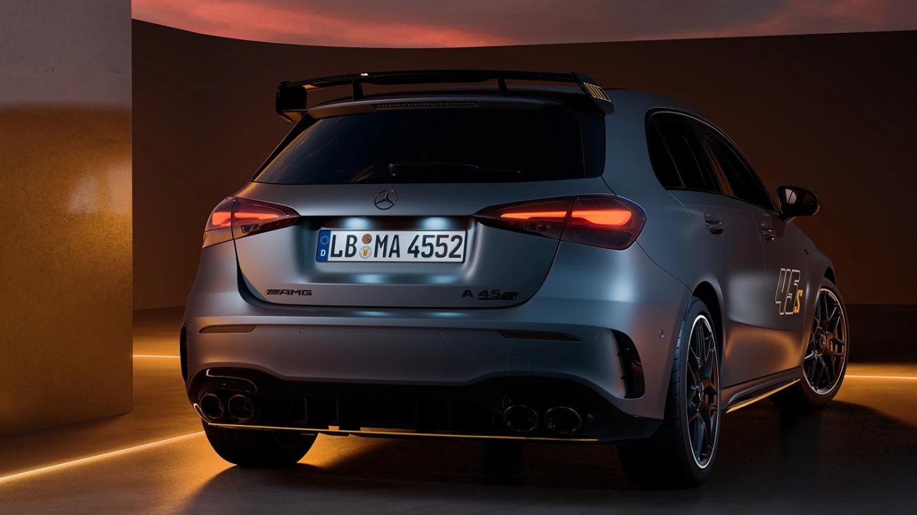 Heckansicht MERCEDES-AMG A 45 S „FINAL EDITION"