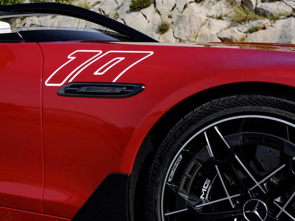 Nahuafnahme AMG Keramik Hochleistungs-Verbundbremsanlage im PureSpeed.