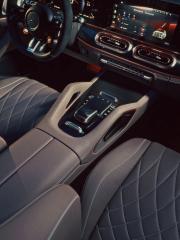 Centre console and steering wheel