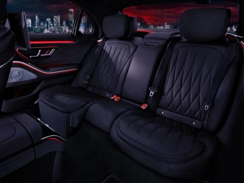 Rücksitze der Mercedes-AMG S 63 E PERFORMANCE Limousine