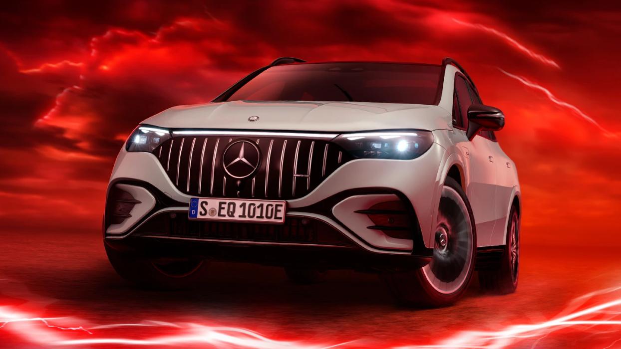 Mercedes-AMG EQE 53 SUV.
