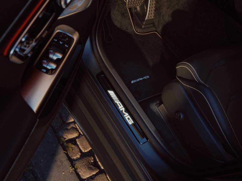 Einstiegsleiste mit AMG Schriftzug