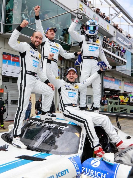 4 Mercedes-AMG GT racing drivers cheer.