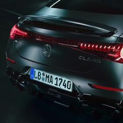 Close-up of the adaptive rear spoiler