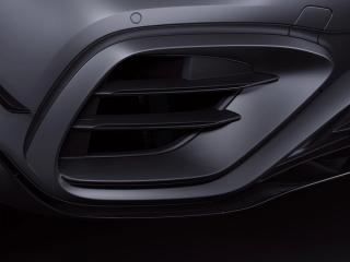 Nahaufname des flic integriert im neuen Mercedes-AMG GLA 45 S 4MATIC+.