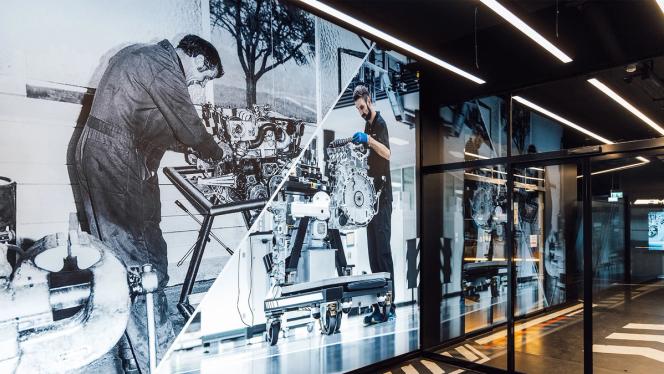 Bild vom Motorenbau aus dem Mercedes-AMG Museum