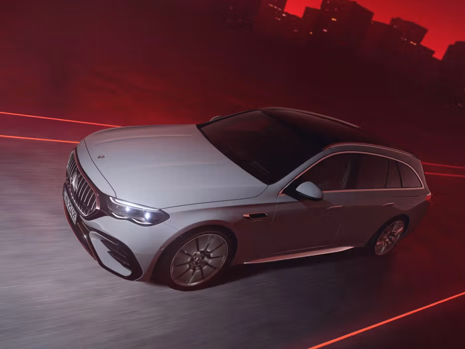 Front view of Mercedes-AMG E 53 Estate.