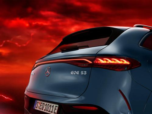 Heck des Mercedes-AMG EQE 53 4MATIC+ SUV.