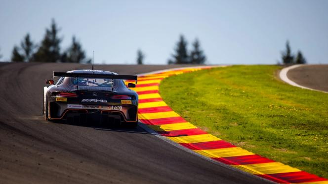 Mercedes-AMG GT bei den 24h von Spa auf der Rennstrecke