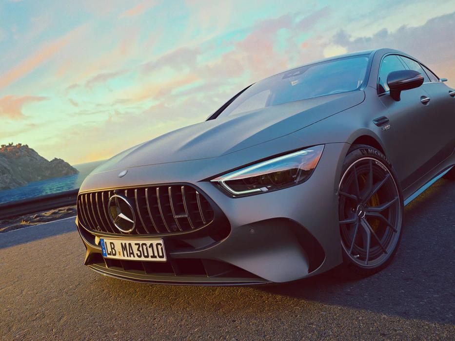 Mercedes-AMG GT 63 from the front in a virtual environment.