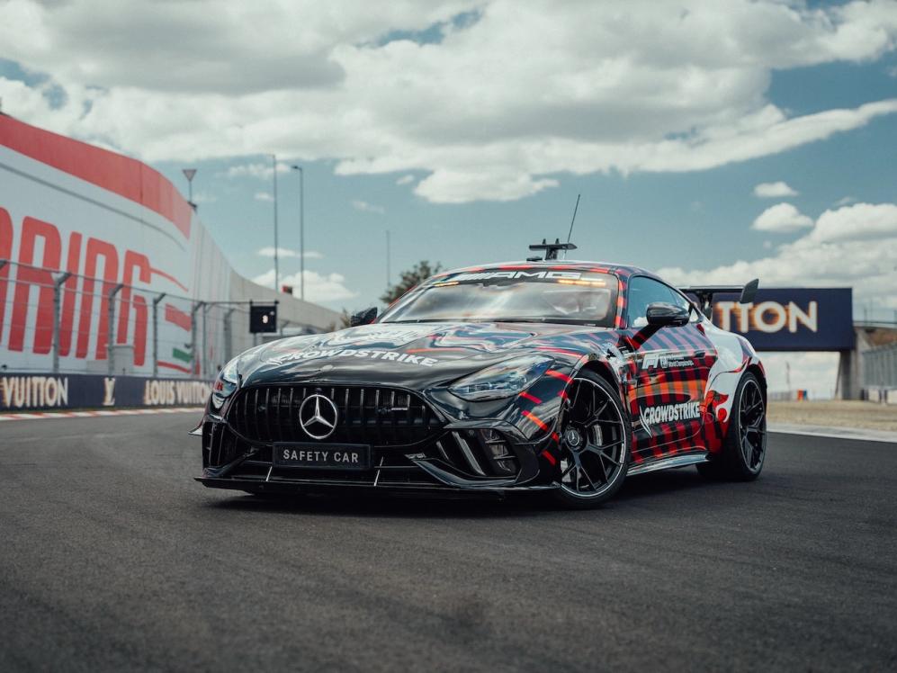 Safety Car on the track