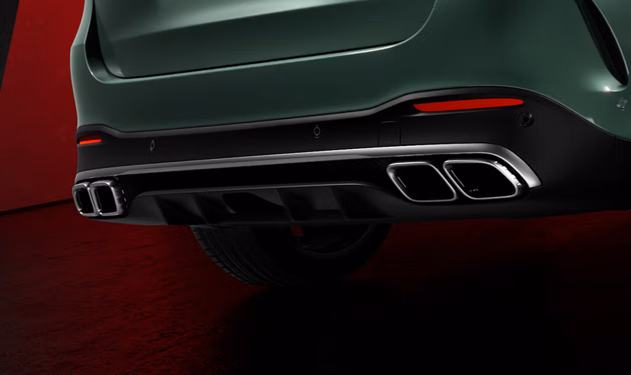 Die Auspuffrohre des Mercedes-AMG GLE 63 S SUV.