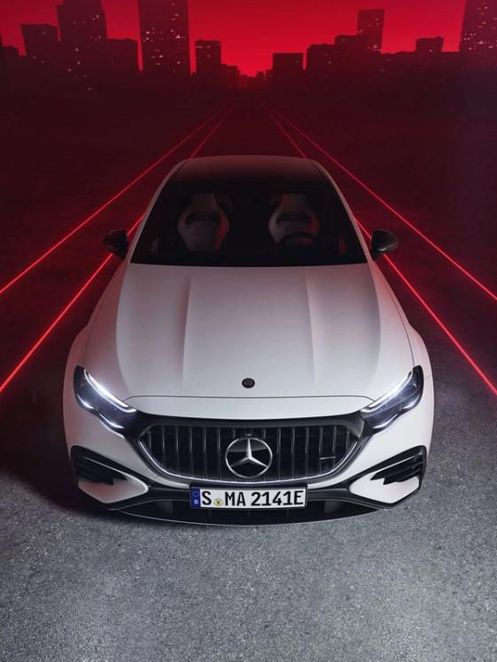 Mercedes-AMG E 53 Limousine Frontansicht.