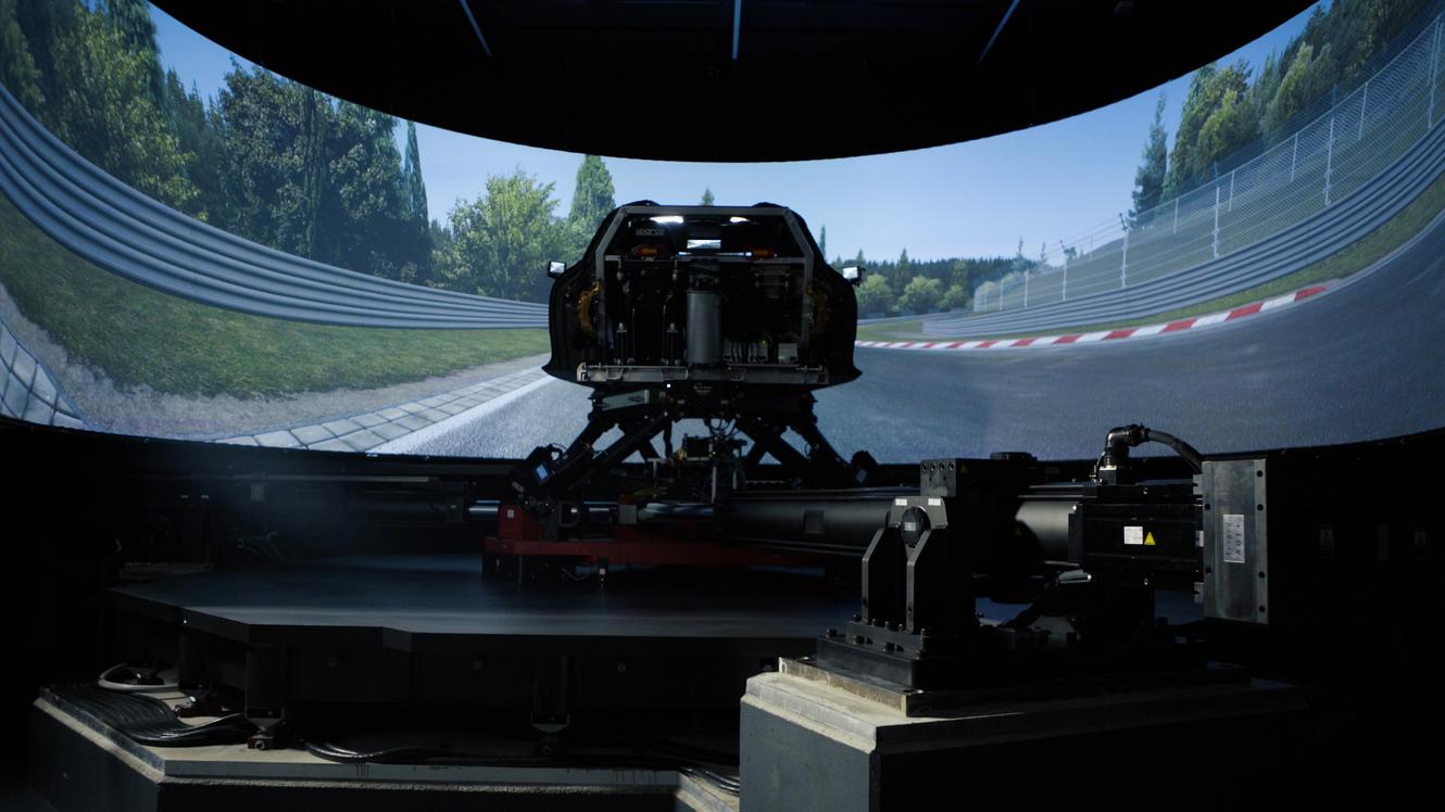 picture of a driving simulator room