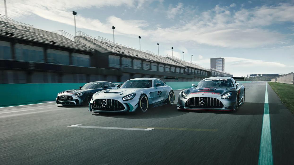 Mercedes-AMG GT auf der leeren Renstrecke
