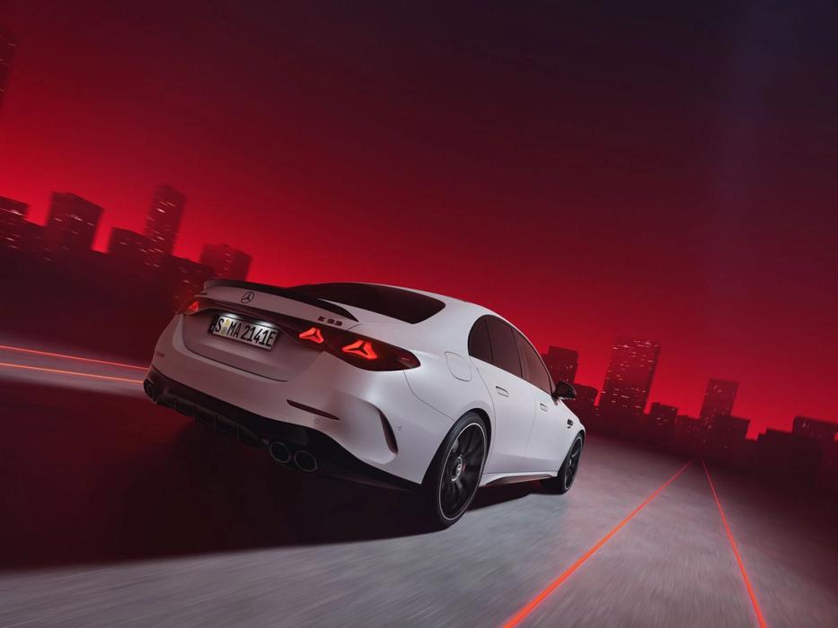 Mercedes-AMG E 53 Limousine Heckansicht.