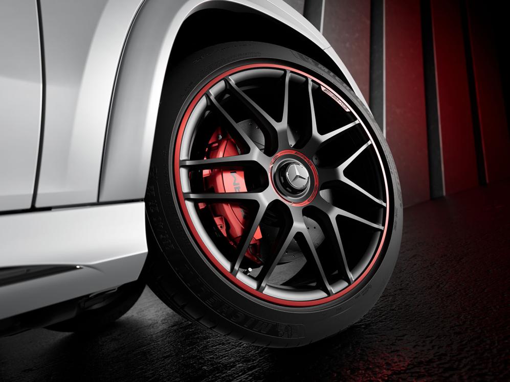 Rad und Felge der neuen Mercedes-AMG GLE SUV Arctic Silver Edition.