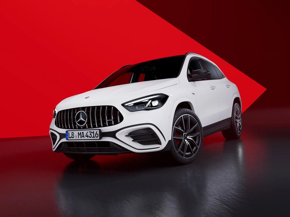 Vorderansicht des neuen Mercedes-AMG GLA 35.