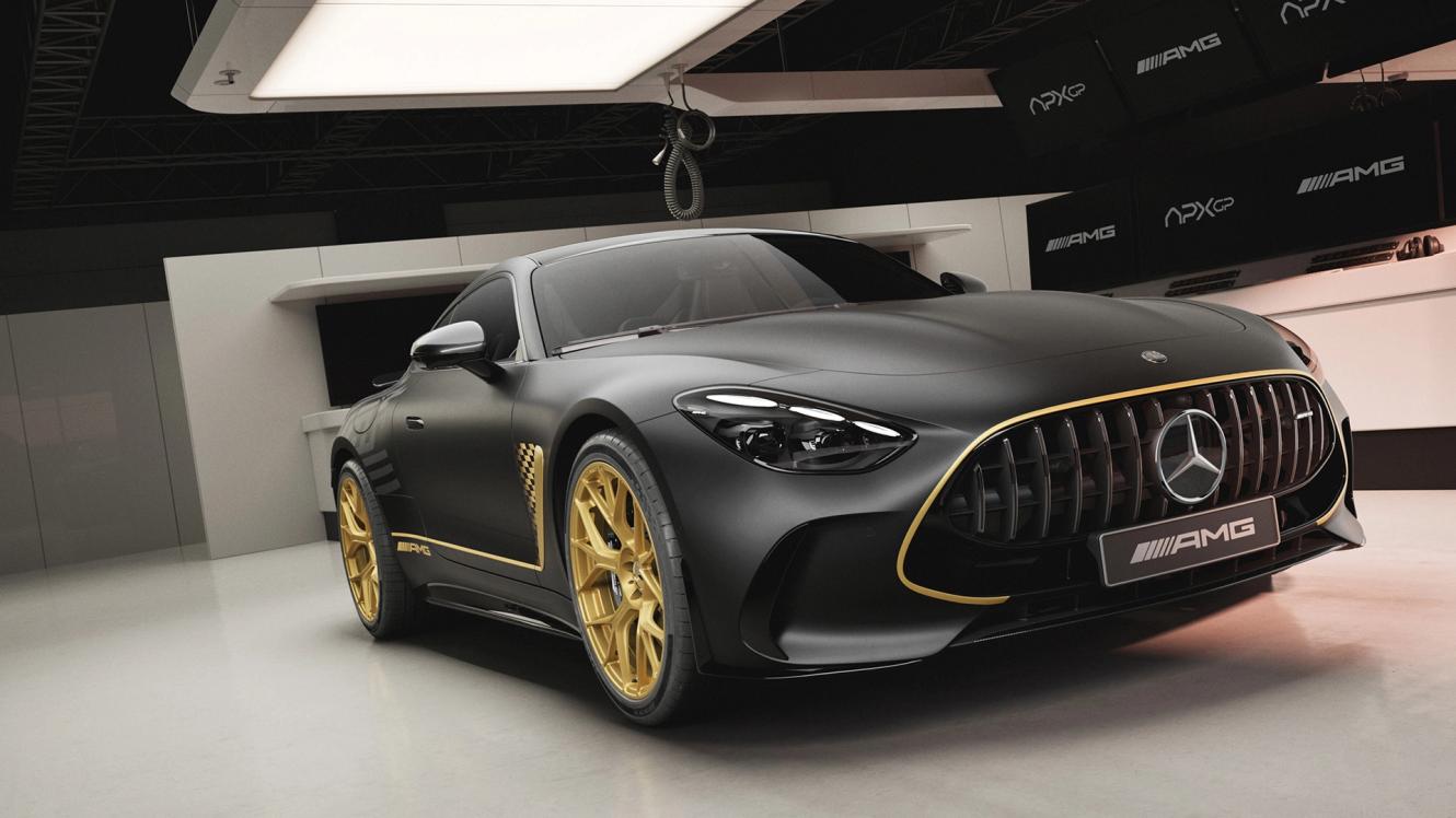 Front view Mercedes-AMG GT 63 4MATIC+ "APXGP Edition"