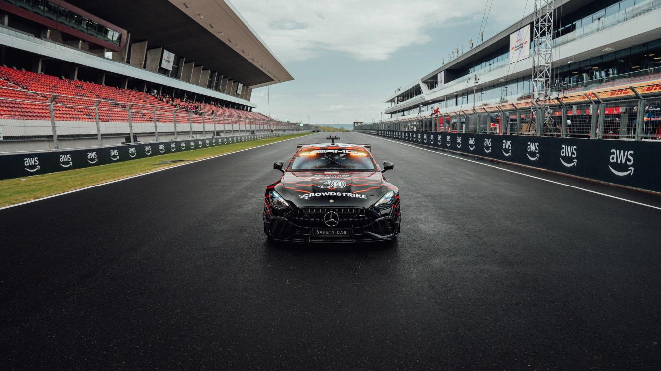 Safety Car on track