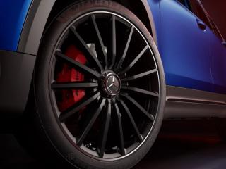 Nahaufnahme des Reifens vom Mercedes AMG GLB 35 SUV.