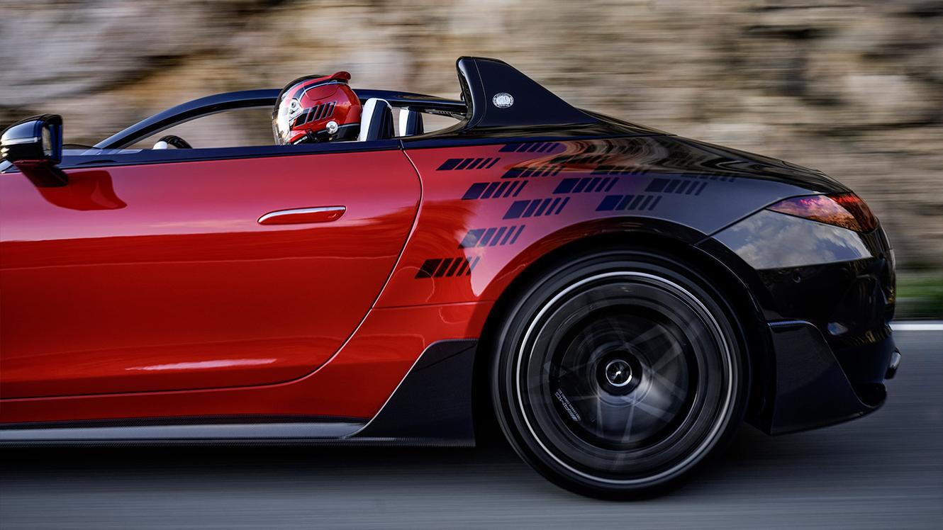 Seitliche Heckansicht mit Fokus auf den farblichen Übergang des Konzeptfahrzeugs.